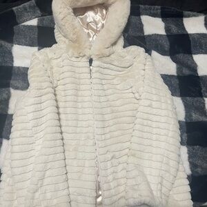 Faux fur cream coat sz xl